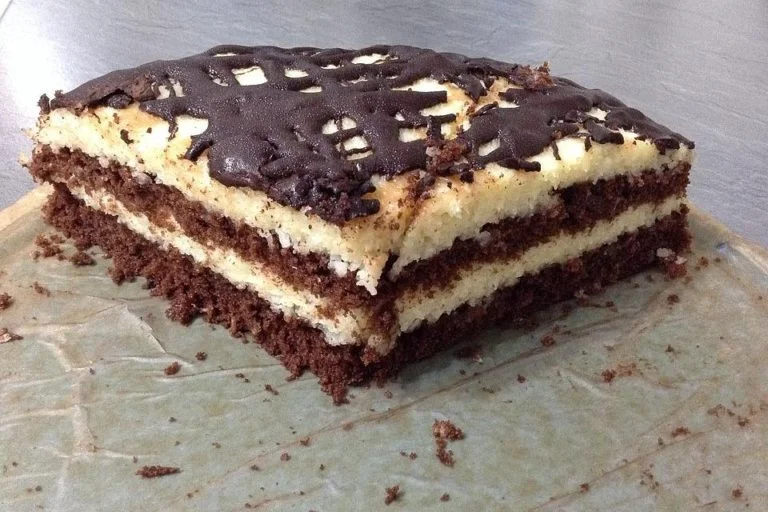 1684440088 kokos n bountykuchen vom blech 1.jpg