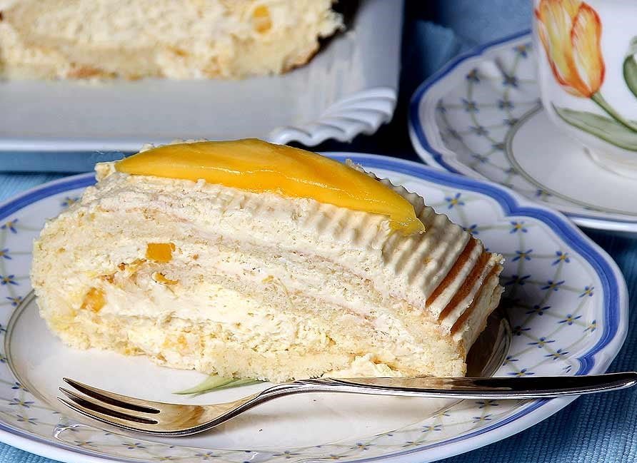 Biskuitrolle mit Mango Sahne