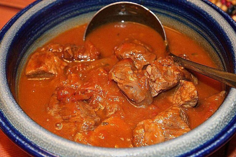gulasch nach oma magda 768x512 1
