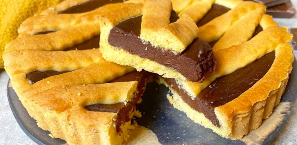 Schokoladentorte: das Rezept für das krümelig-cremige Dessert aus dem Schrank