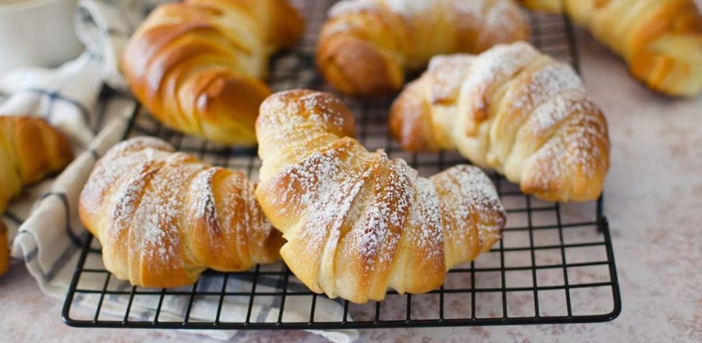 Ciasto biszkoptowe pyszny przepis na wyjatkowa okazje 2024 02 03T230015.923