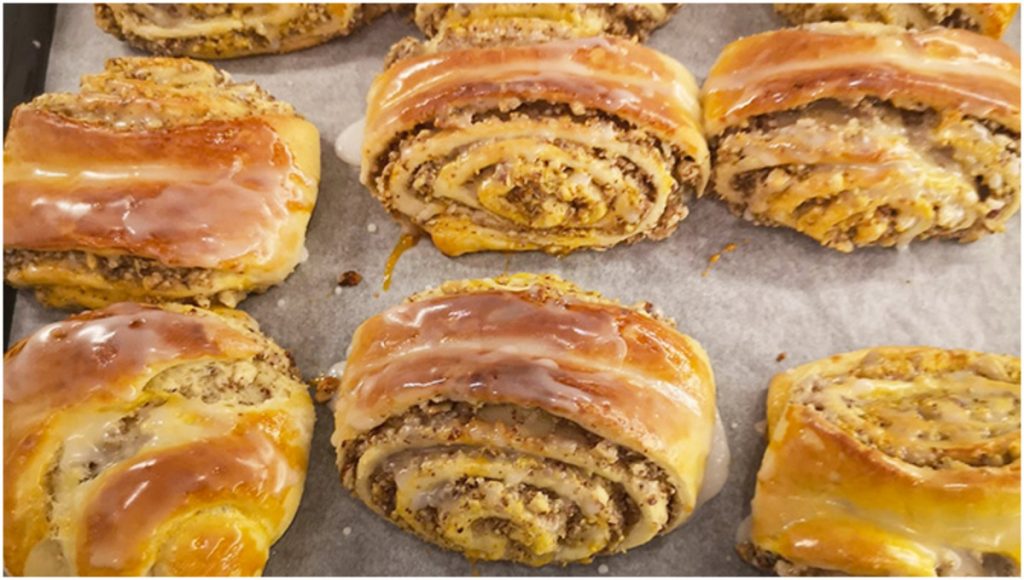 Lecker Nuss Rollen in nur 30 Minuten fertig 1024x580 1