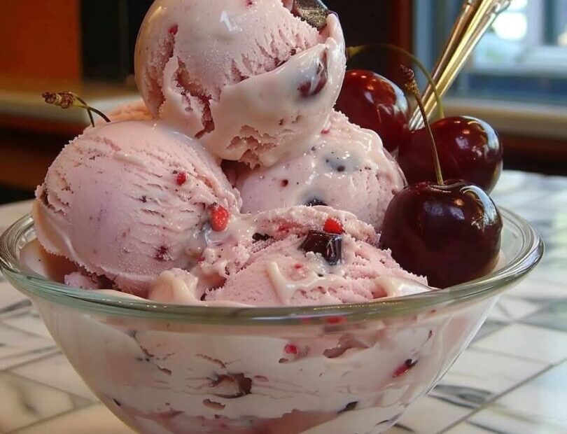 Hausgemachtes Kirsch-Eis